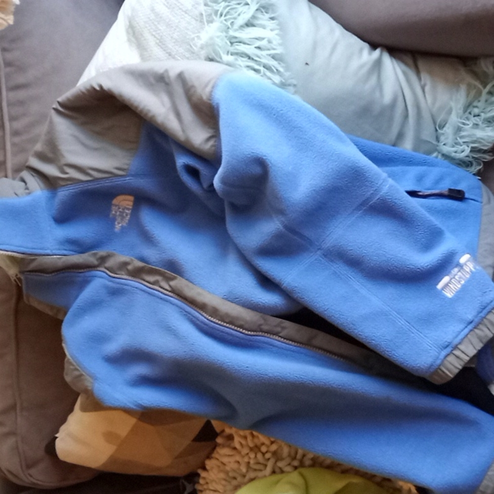 Northface womens XL windstoppre